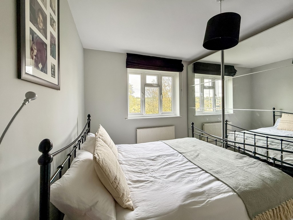 Images for Hawkhirst Road, Kenley, CR8 EAID:4238971326 BID:111a20da-ac98-4726-afab-e685f1b287bd