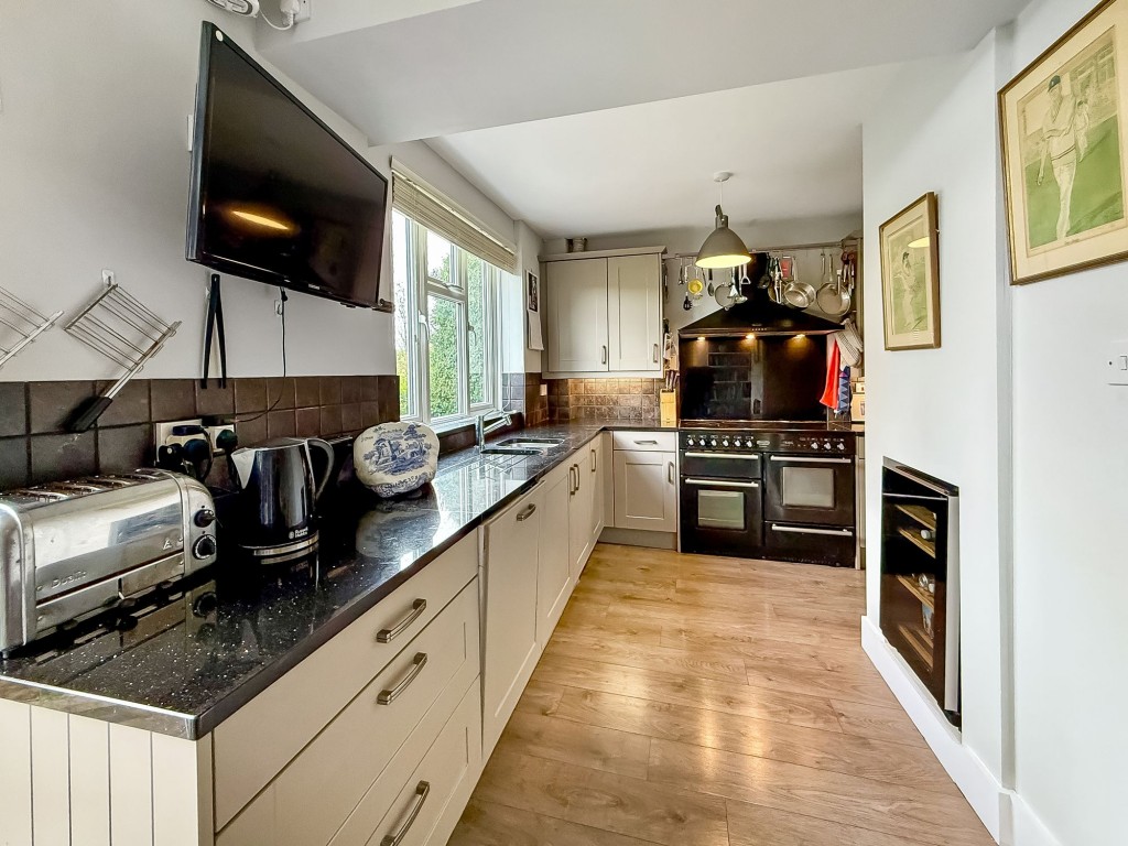 Images for Hawkhirst Road, Kenley, CR8 EAID:4238971326 BID:111a20da-ac98-4726-afab-e685f1b287bd