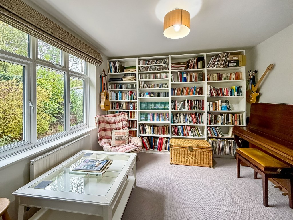 Images for Hawkhirst Road, Kenley, CR8 EAID:4238971326 BID:111a20da-ac98-4726-afab-e685f1b287bd