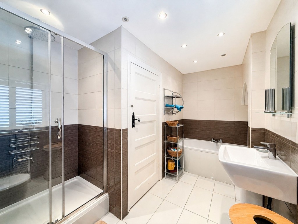 Images for Woodcote Road, Wallington, SM6 EAID:4238971326 BID:111a20da-ac98-4726-afab-e685f1b287bd