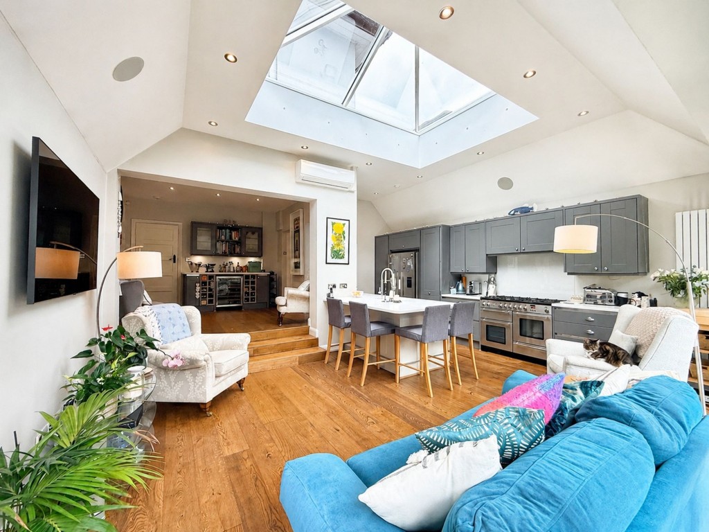 Images for Woodcote Road, Wallington, SM6 EAID:4238971326 BID:111a20da-ac98-4726-afab-e685f1b287bd