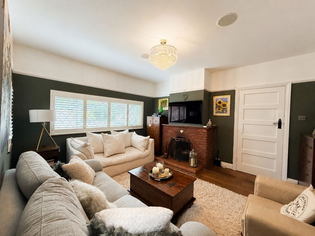 Images for Woodcote Road, Wallington, SM6 EAID:4238971326 BID:111a20da-ac98-4726-afab-e685f1b287bd