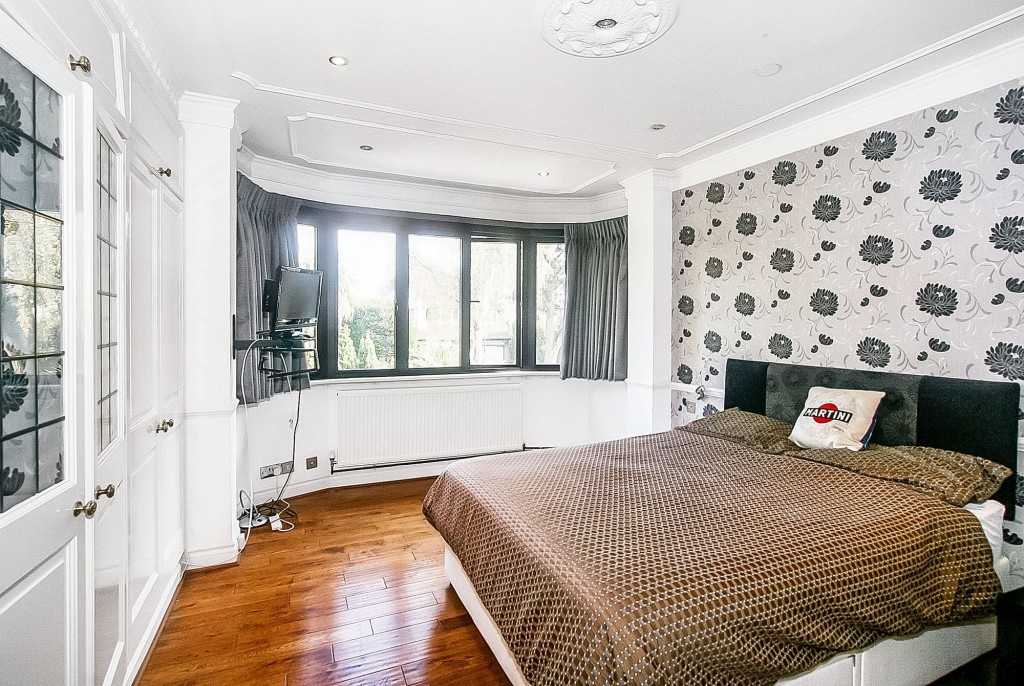 Images for Lordsbury Field, Wallington, SM6 EAID:4238971326 BID:111a20da-ac98-4726-afab-e685f1b287bd