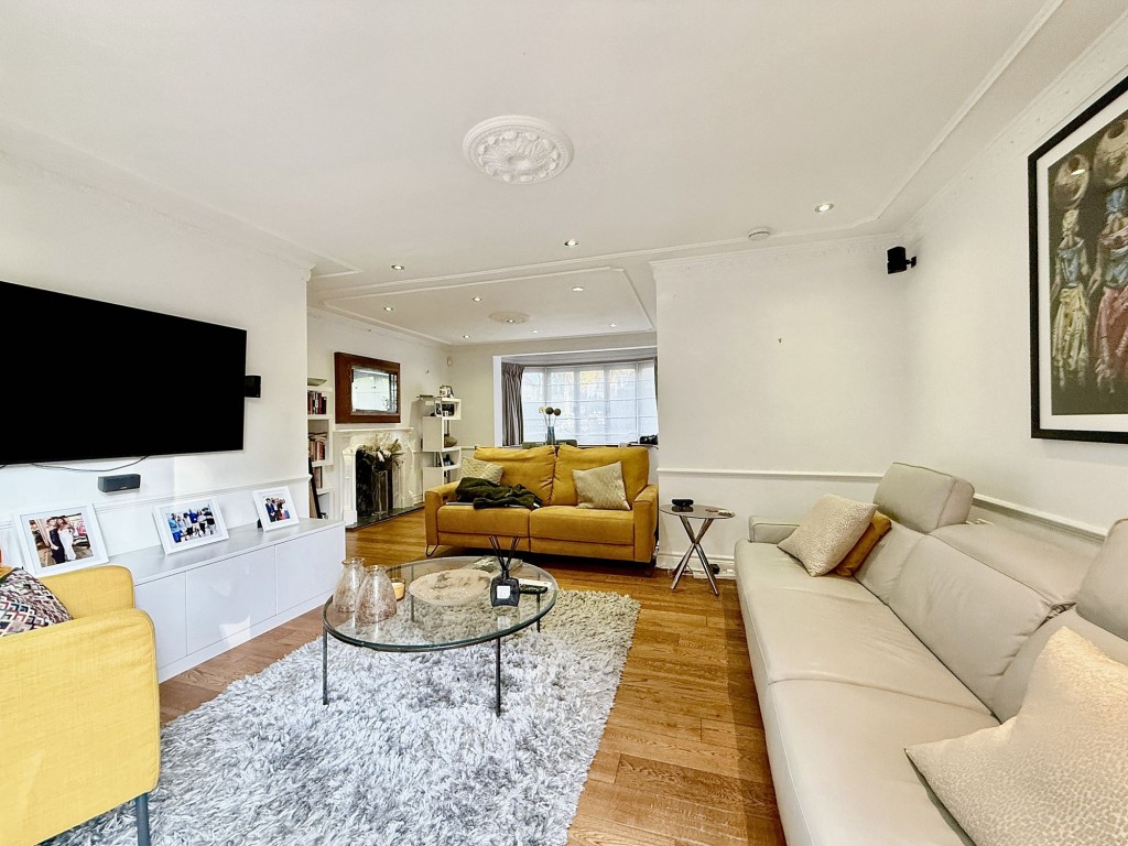 Images for Lordsbury Field, Wallington, SM6 EAID:4238971326 BID:111a20da-ac98-4726-afab-e685f1b287bd