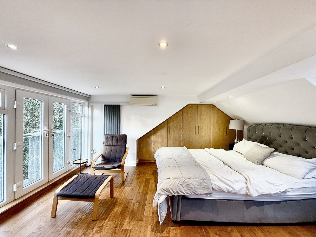 Images for Lordsbury Field, Wallington, SM6 EAID:4238971326 BID:111a20da-ac98-4726-afab-e685f1b287bd