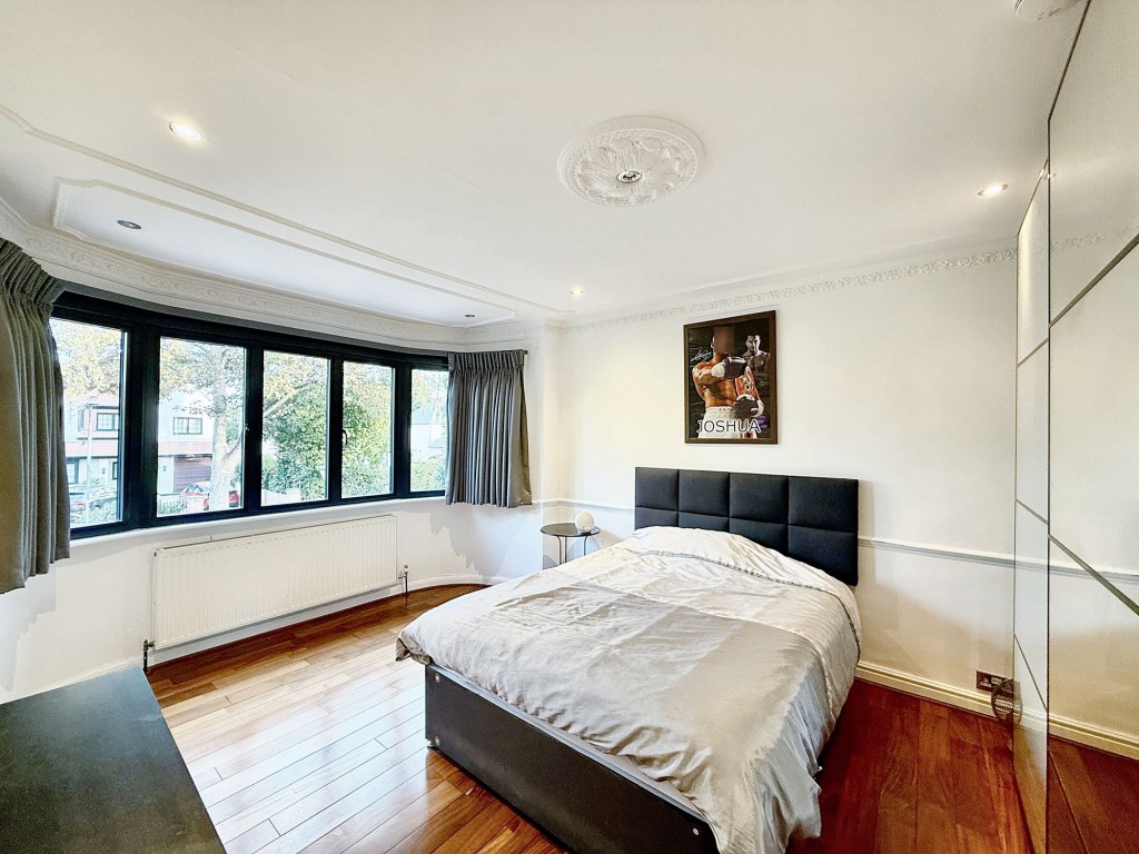 Images for Lordsbury Field, Wallington, SM6 EAID:4238971326 BID:111a20da-ac98-4726-afab-e685f1b287bd