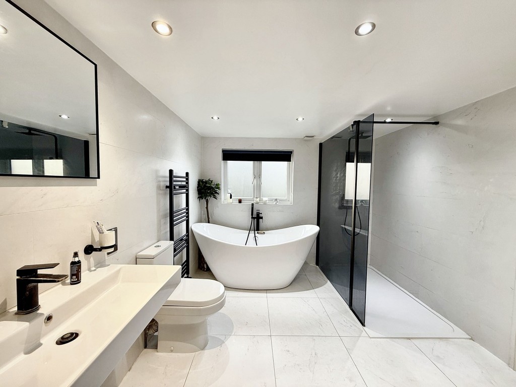 Images for Lordsbury Field, Wallington, SM6 EAID:4238971326 BID:111a20da-ac98-4726-afab-e685f1b287bd