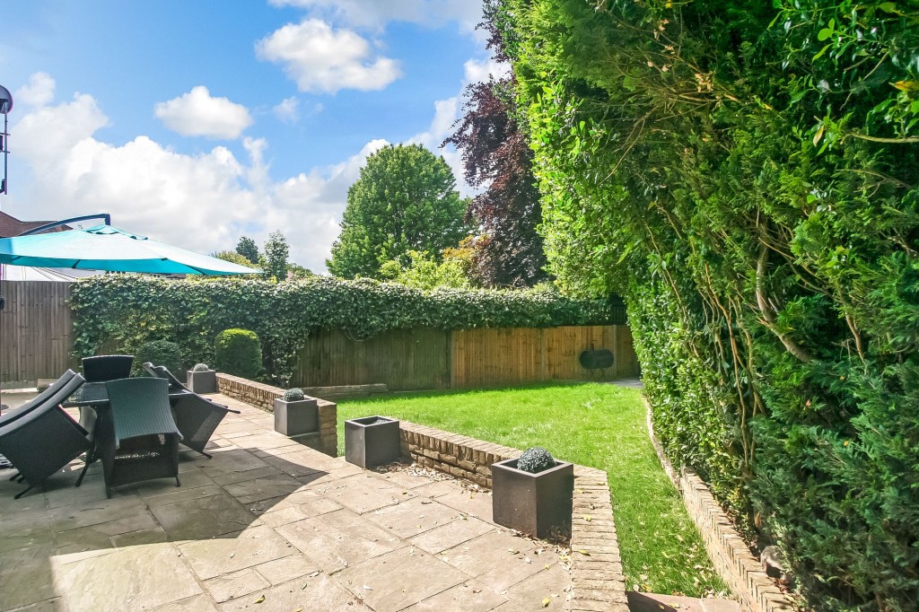 Images for Lordsbury Field, Wallington, SM6 EAID:4238971326 BID:111a20da-ac98-4726-afab-e685f1b287bd