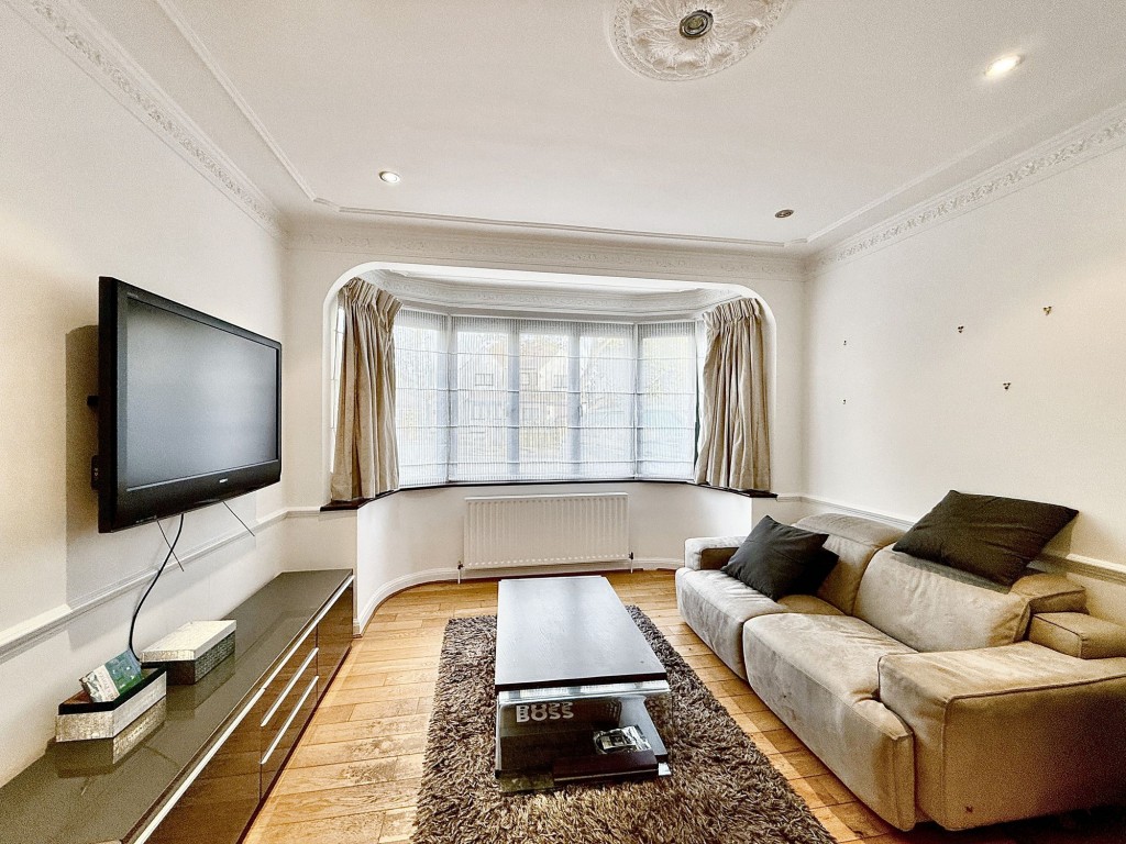 Images for Lordsbury Field, Wallington, SM6 EAID:4238971326 BID:111a20da-ac98-4726-afab-e685f1b287bd