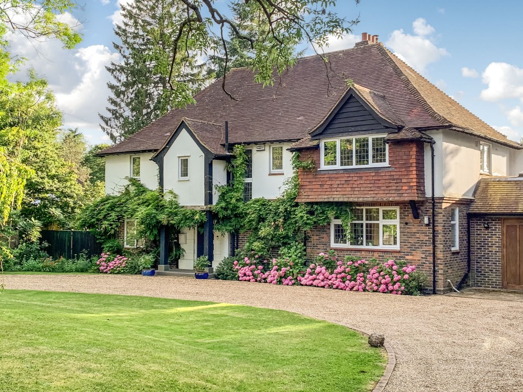 Images for High Drive, Woldingham, CR3 EAID:4238971326 BID:111a20da-ac98-4726-afab-e685f1b287bd