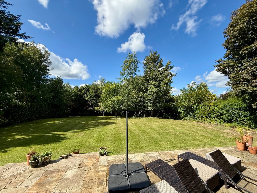 Images for High Drive, Woldingham, CR3 EAID:4238971326 BID:111a20da-ac98-4726-afab-e685f1b287bd