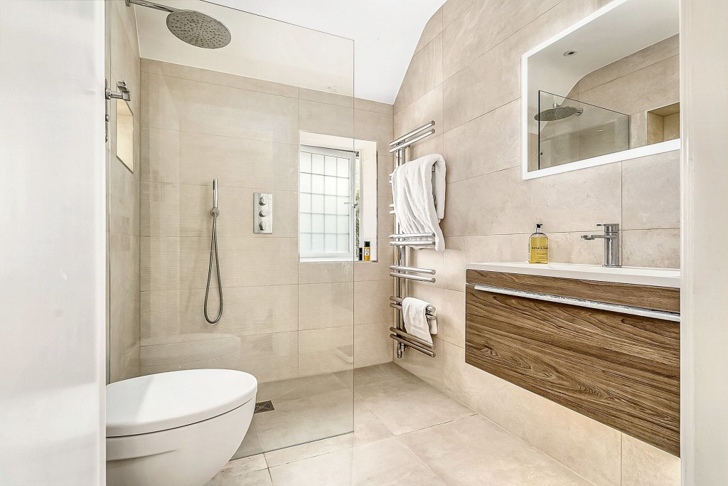 Images for High Drive, Woldingham, CR3 EAID:4238971326 BID:111a20da-ac98-4726-afab-e685f1b287bd