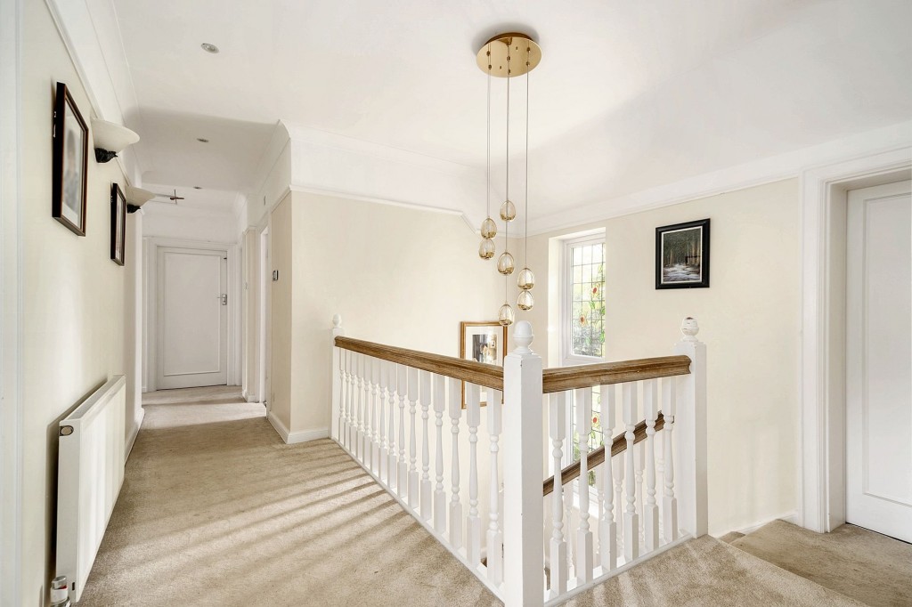Images for High Drive, Woldingham, CR3 EAID:4238971326 BID:111a20da-ac98-4726-afab-e685f1b287bd