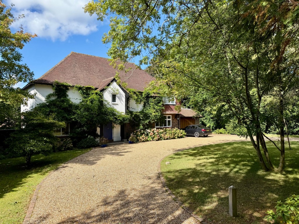 Images for High Drive, Woldingham, CR3 EAID:4238971326 BID:111a20da-ac98-4726-afab-e685f1b287bd