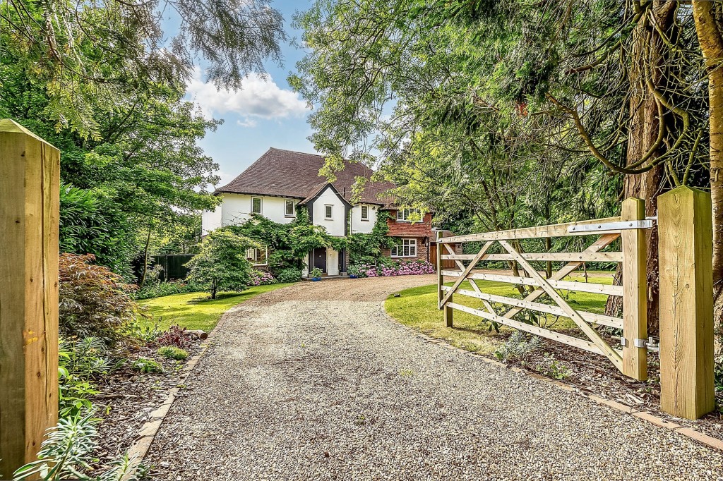 Images for High Drive, Woldingham, CR3 EAID:4238971326 BID:111a20da-ac98-4726-afab-e685f1b287bd