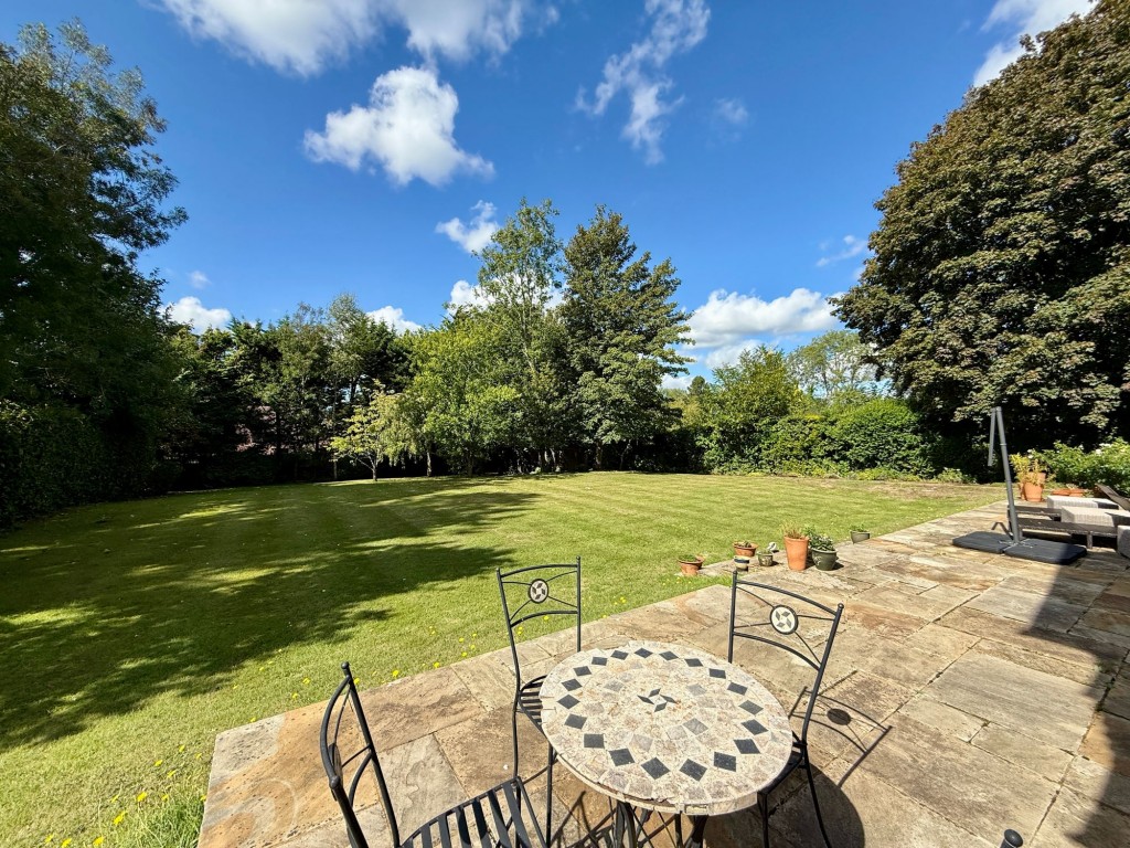 Images for High Drive, Woldingham, CR3 EAID:4238971326 BID:111a20da-ac98-4726-afab-e685f1b287bd