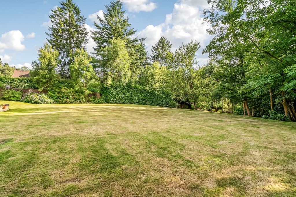 Images for High Drive, Woldingham, CR3 EAID:4238971326 BID:111a20da-ac98-4726-afab-e685f1b287bd