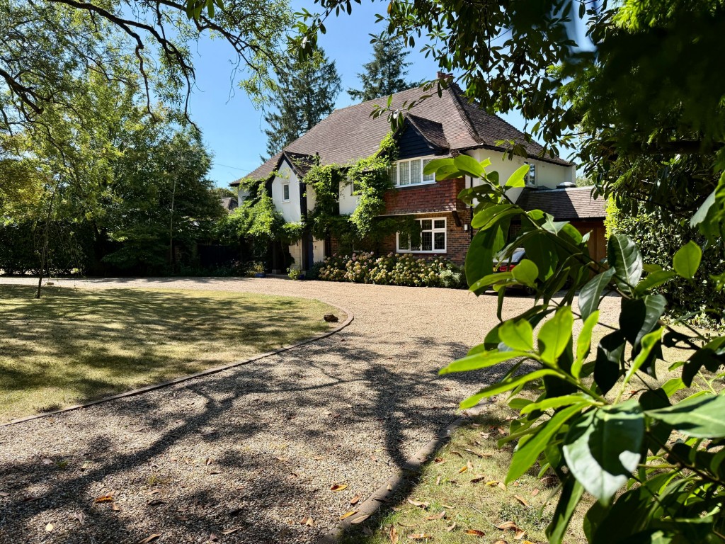 Images for High Drive, Woldingham, CR3 EAID:4238971326 BID:111a20da-ac98-4726-afab-e685f1b287bd