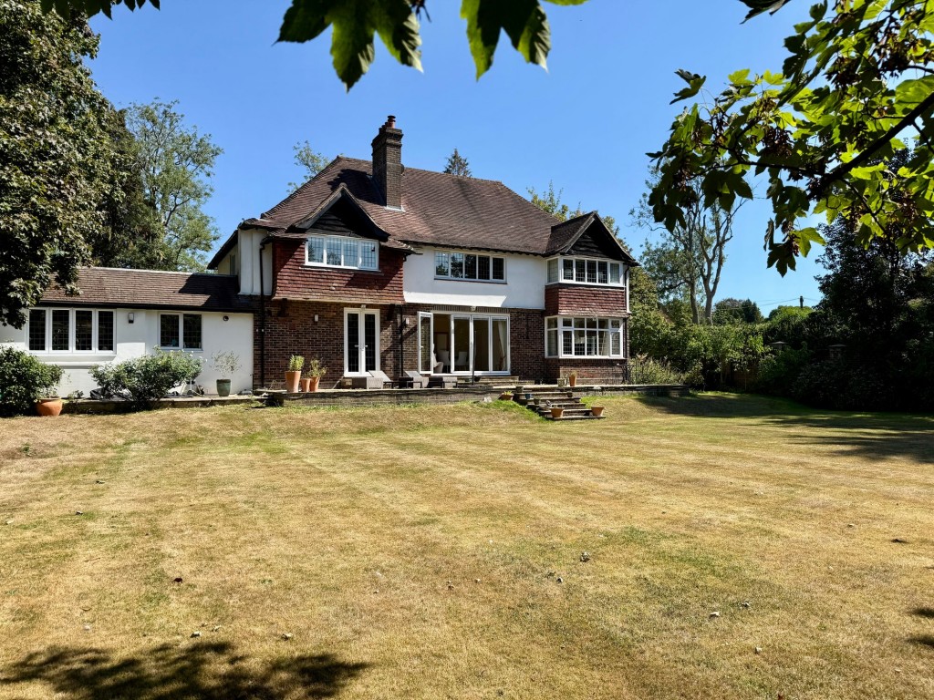 Images for High Drive, Woldingham, CR3 EAID:4238971326 BID:111a20da-ac98-4726-afab-e685f1b287bd