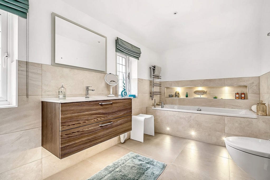 Images for High Drive, Woldingham, CR3 EAID:4238971326 BID:111a20da-ac98-4726-afab-e685f1b287bd