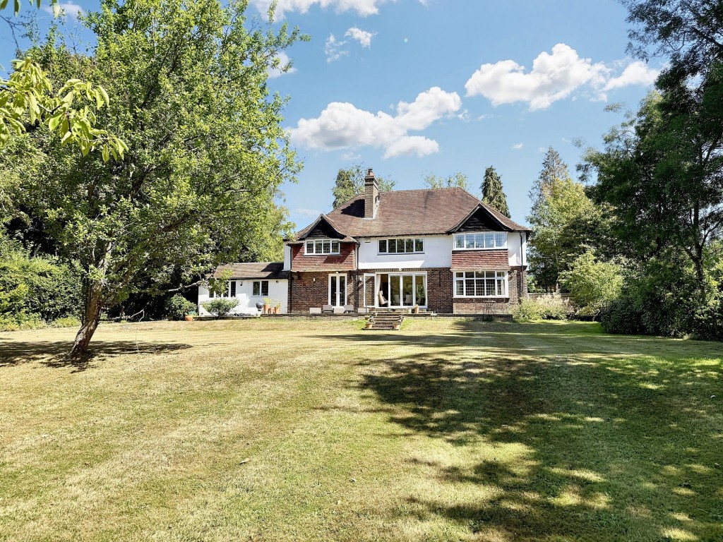 Images for High Drive, Woldingham, CR3 EAID:4238971326 BID:111a20da-ac98-4726-afab-e685f1b287bd