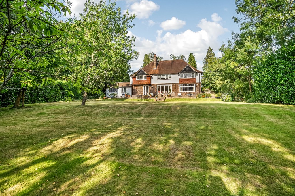 Images for High Drive, Woldingham, CR3 EAID:4238971326 BID:111a20da-ac98-4726-afab-e685f1b287bd