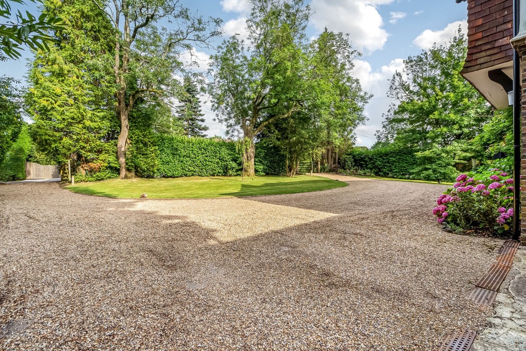 Images for High Drive, Woldingham, CR3 EAID:4238971326 BID:111a20da-ac98-4726-afab-e685f1b287bd