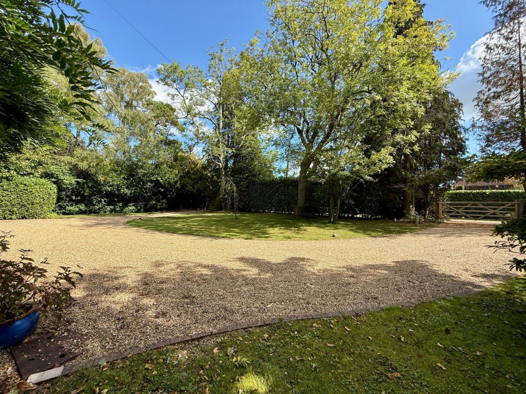 Images for High Drive, Woldingham, CR3 EAID:4238971326 BID:111a20da-ac98-4726-afab-e685f1b287bd