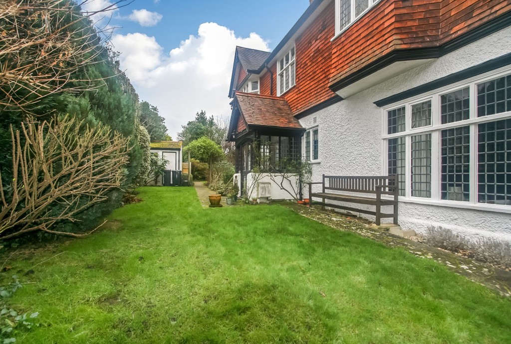 Images for Sanderstead Hill, South Croydon, CR2 EAID:4238971326 BID:111a20da-ac98-4726-afab-e685f1b287bd