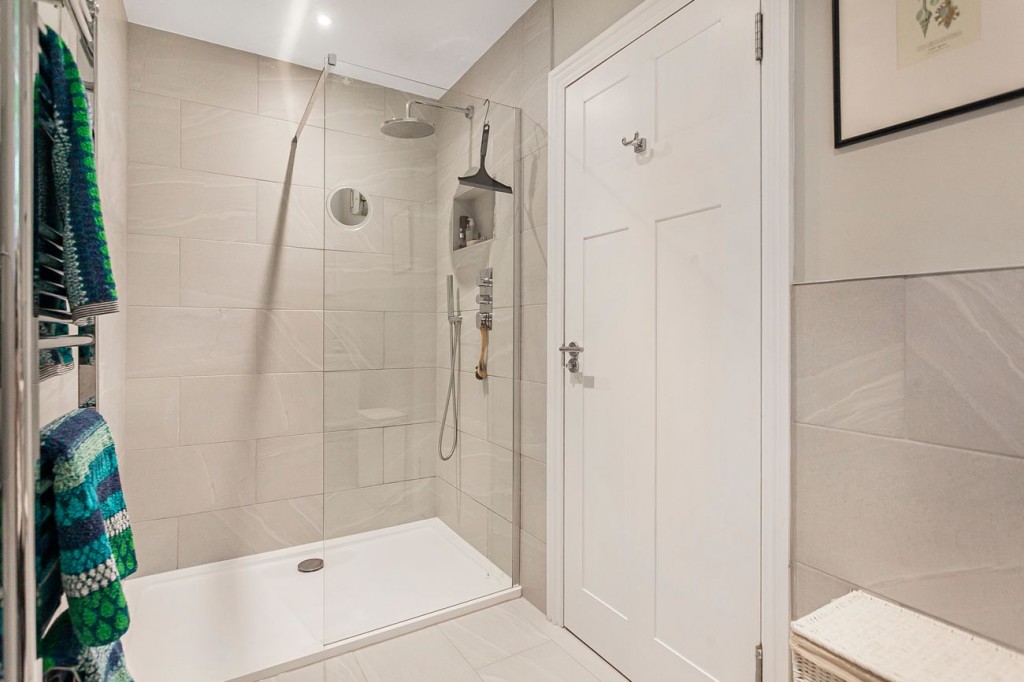 Images for Riddlesdown Road, Purley, CR8 EAID:4238971326 BID:111a20da-ac98-4726-afab-e685f1b287bd