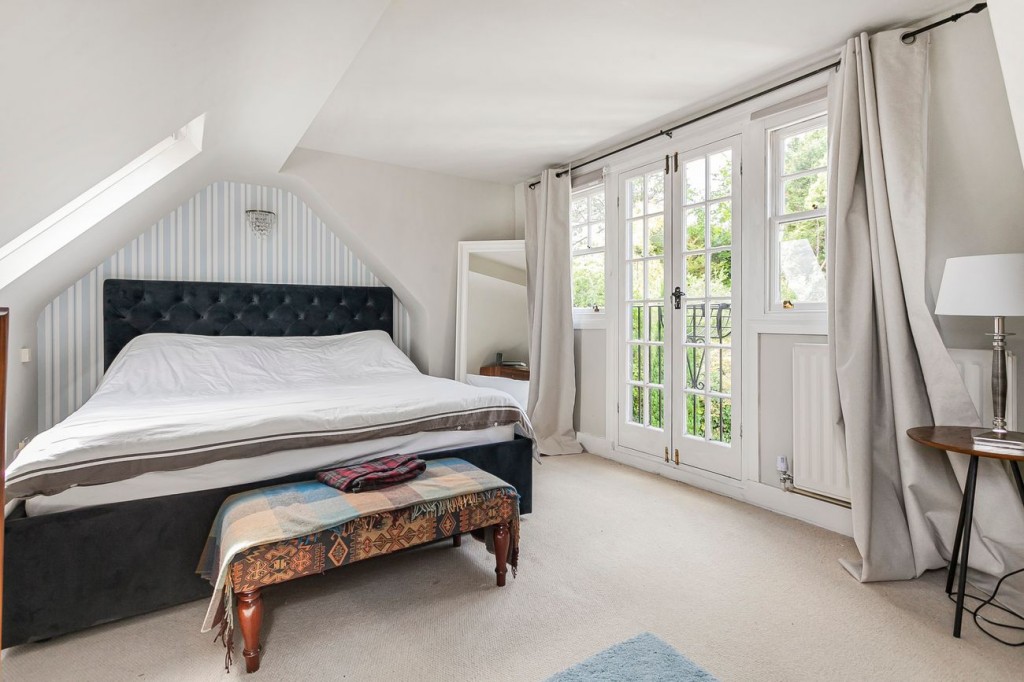 Images for Riddlesdown Road, Purley, CR8 EAID:4238971326 BID:111a20da-ac98-4726-afab-e685f1b287bd