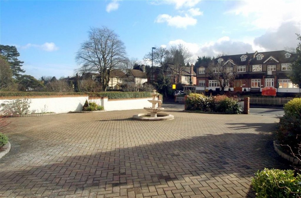 Images for Woodcote Valley Road, West Purley, Surrey EAID:SHINEROCKSPAPI BID:1