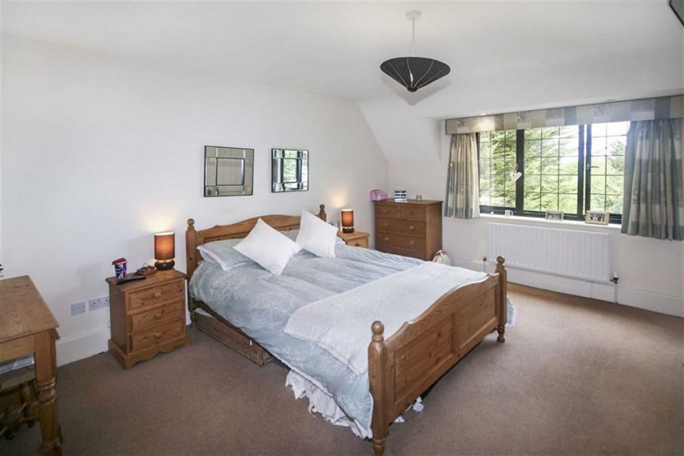 6 bedroom House Detached for sale in Sanderstead