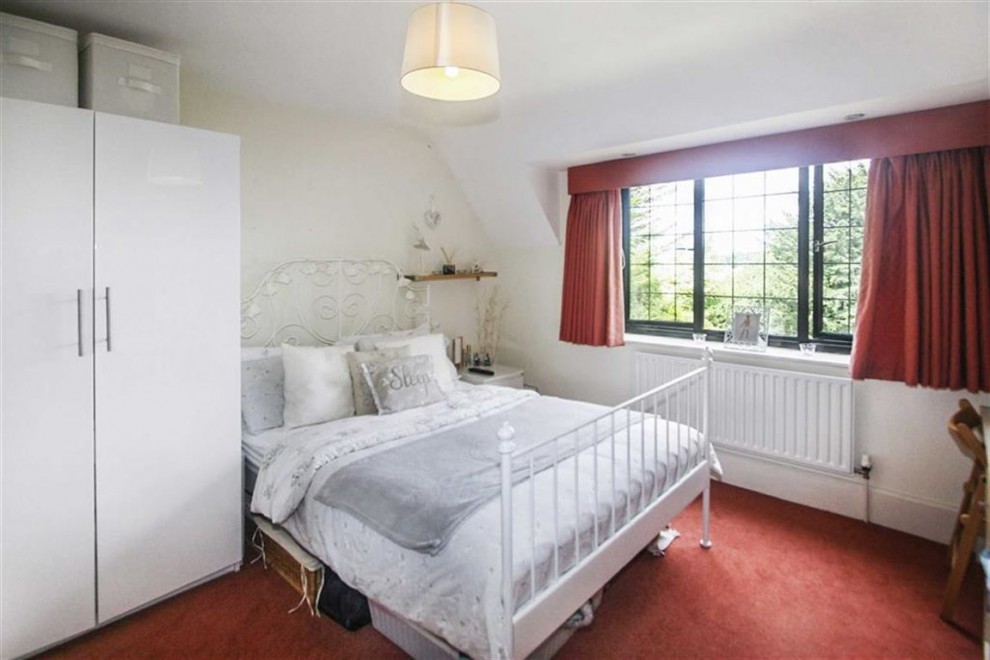 6 bedroom House Detached for sale in Sanderstead