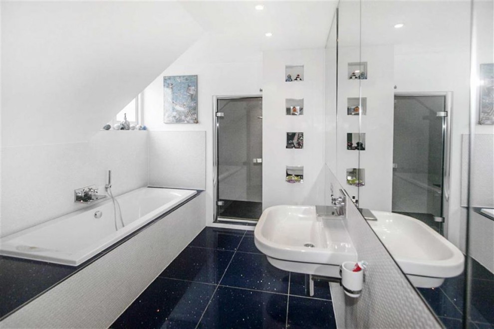 3 bedroom House Detached for sale in Purley