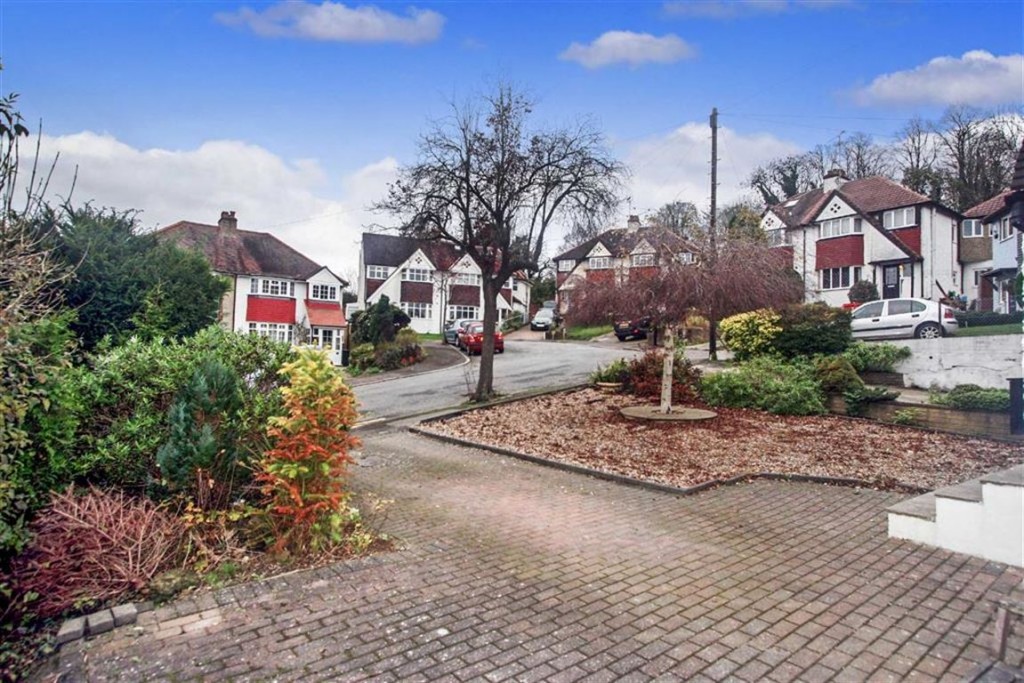 Images for Famet Avenue, Purley, Surrey EAID:SHINEROCKSPAPI BID:1