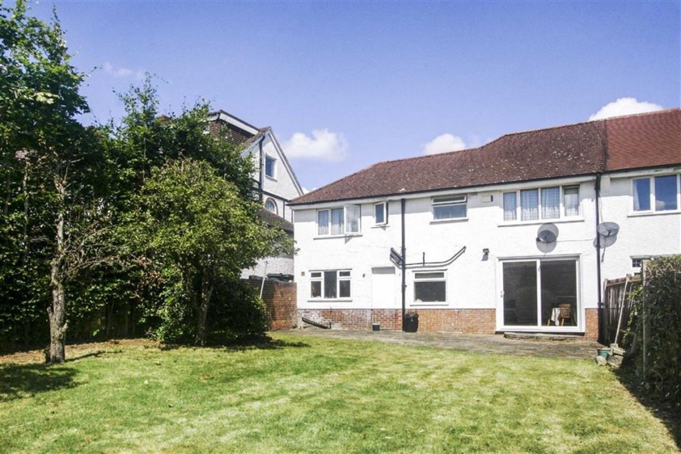 4 bedroom semi detached house for sale in Sanderstead