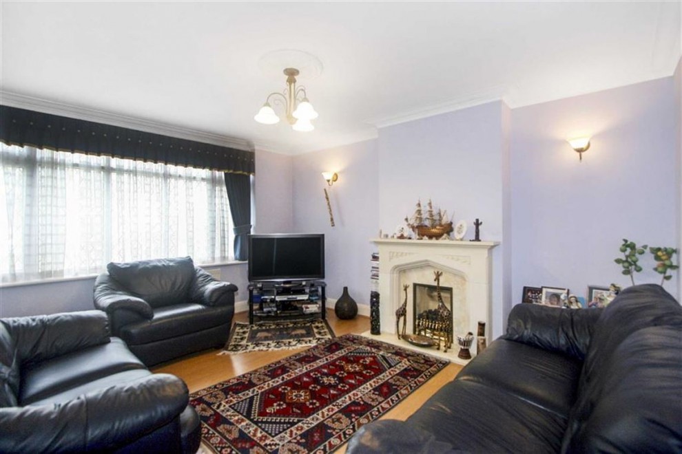 4 bedroom semi detached house for sale inRN Sanderstead