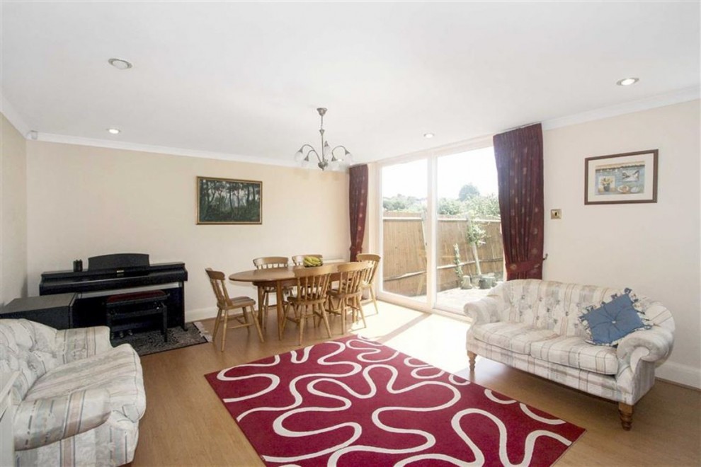 4 bedroom semi detached house for sale in Sanderstead