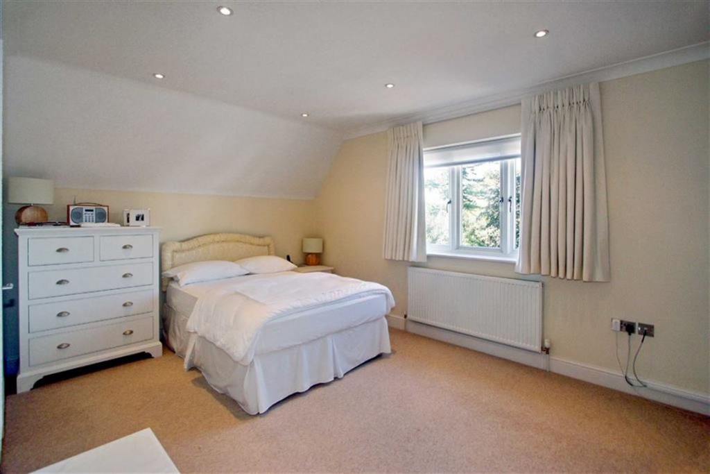 Images for Chynham Place, Sanderstead, South Croydon, Surrey EAID:SHINEROCKSPAPI BID:1