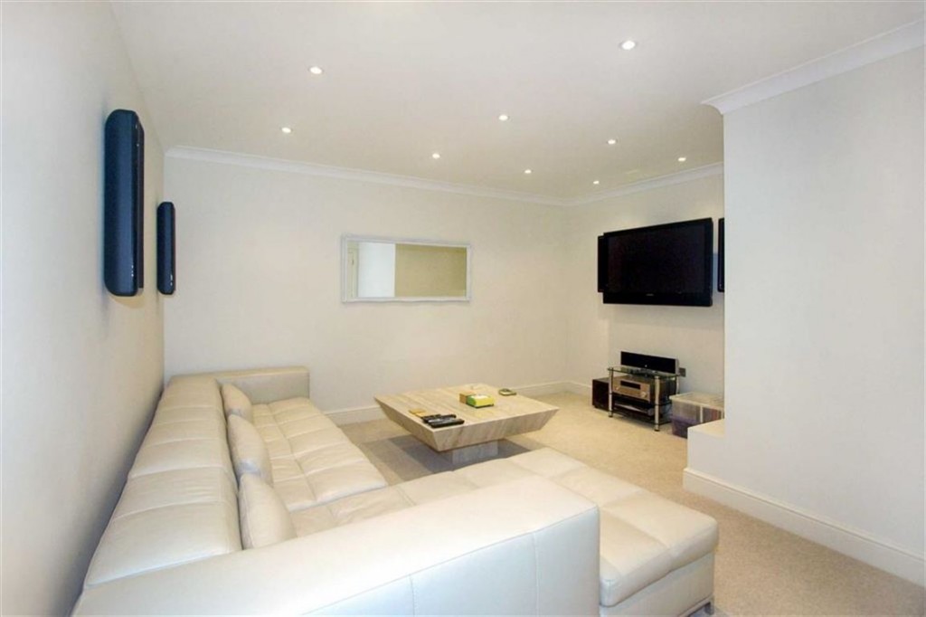 Images for Chynham Place, Sanderstead, South Croydon, Surrey EAID:SHINEROCKSPAPI BID:1