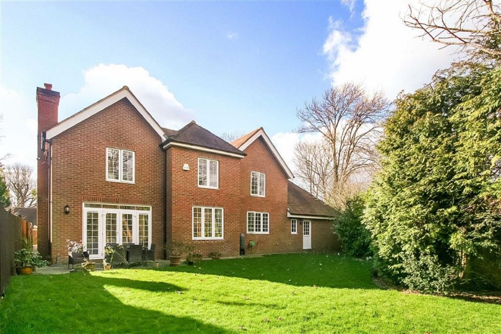 5 bedroom House Detached for sale in Sanderstead, South Croydon