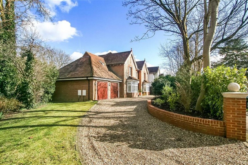5 bedroom House Detached for sale in Sanderstead, South Croydon