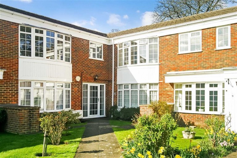 Hayes Lane, Kenley, Surrey - EAID:SHINEROCKSPAPI, BID:1