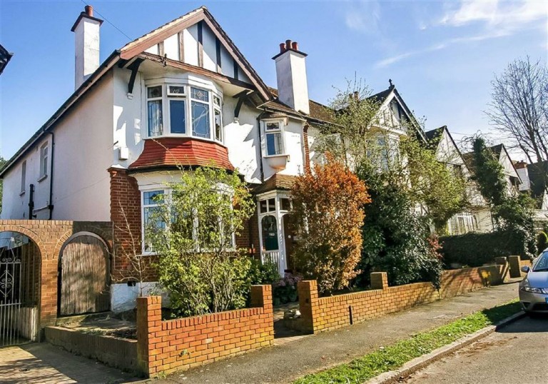 Penwortham Road, Sanderstead, South Croydon, Surrey - EAID:SHINEROCKSPAPI, BID:1