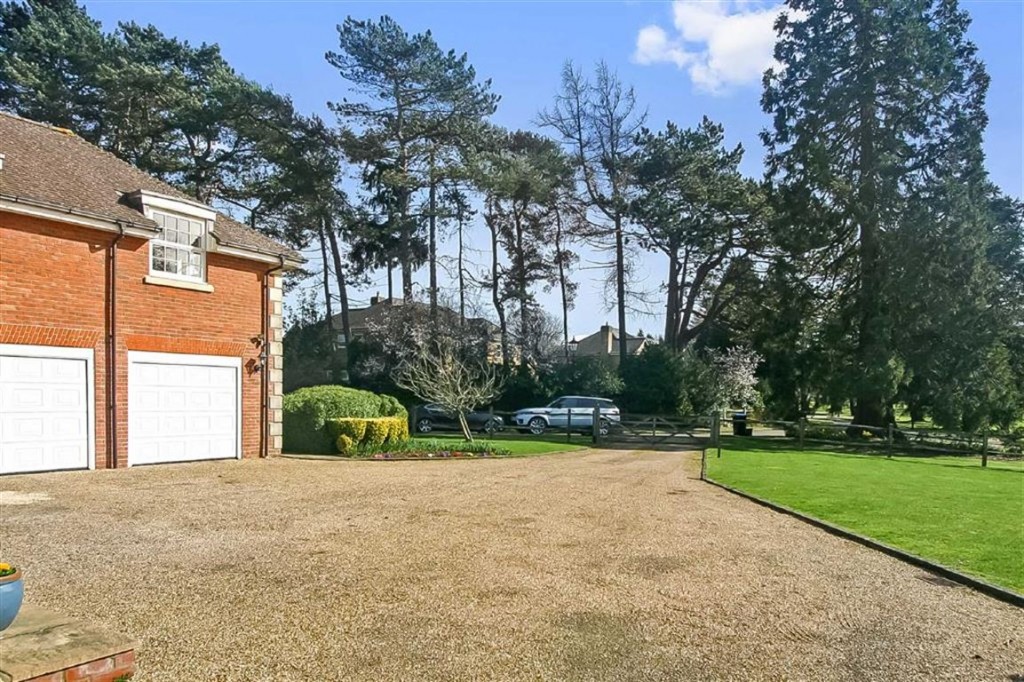 Images for West Parkside, Warlingham, Surrey EAID:SHINEROCKSPAPI BID:1