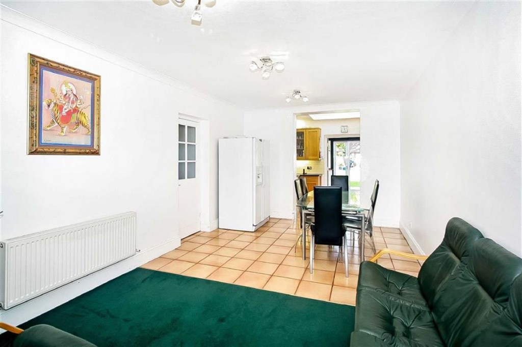 Images for Onslow Gardens, Sanderstead, Surrey EAID:SHINEROCKSPAPI BID:1