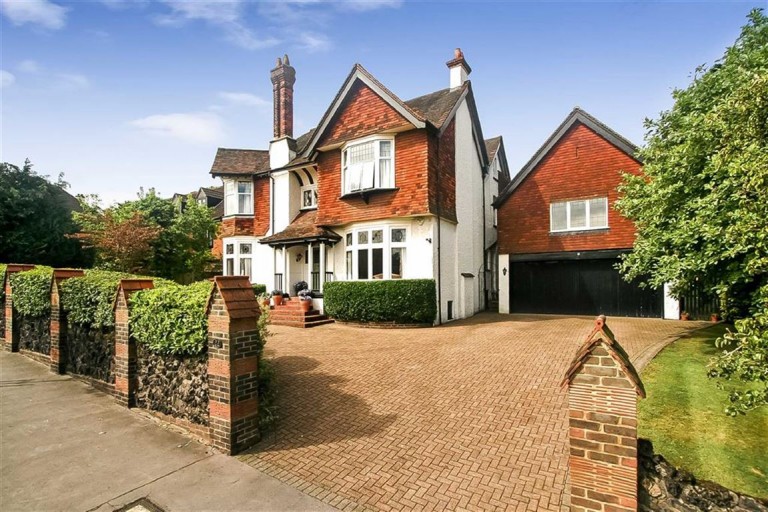 Croham Manor Road, Croham Hurst, South Croydon, Surrey - EAID:SHINEROCKSPAPI, BID:1