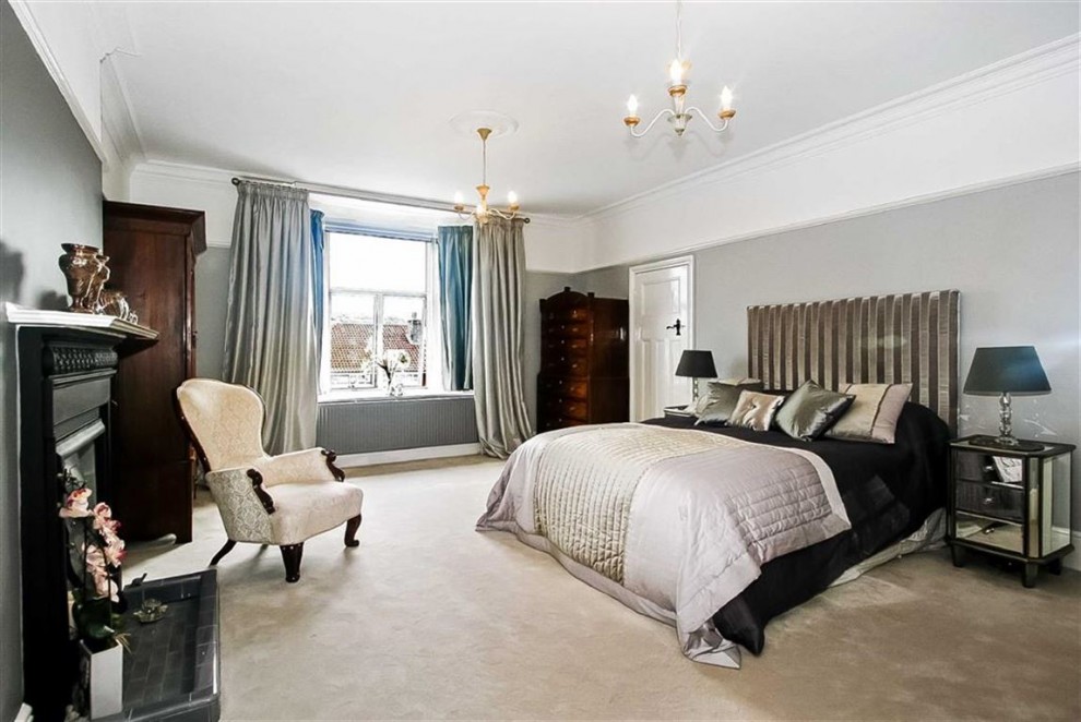 7 bedroom detached house for sale in Croham Hurst, South Croydon