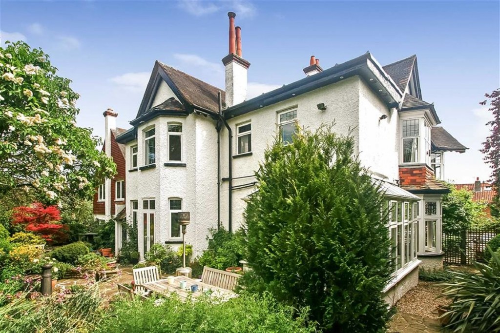 Images for Croham Manor Road, Croham Hurst, South Croydon, Surrey EAID:SHINEROCKSPAPI BID:1